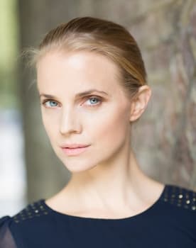 Samantha E. Hunt